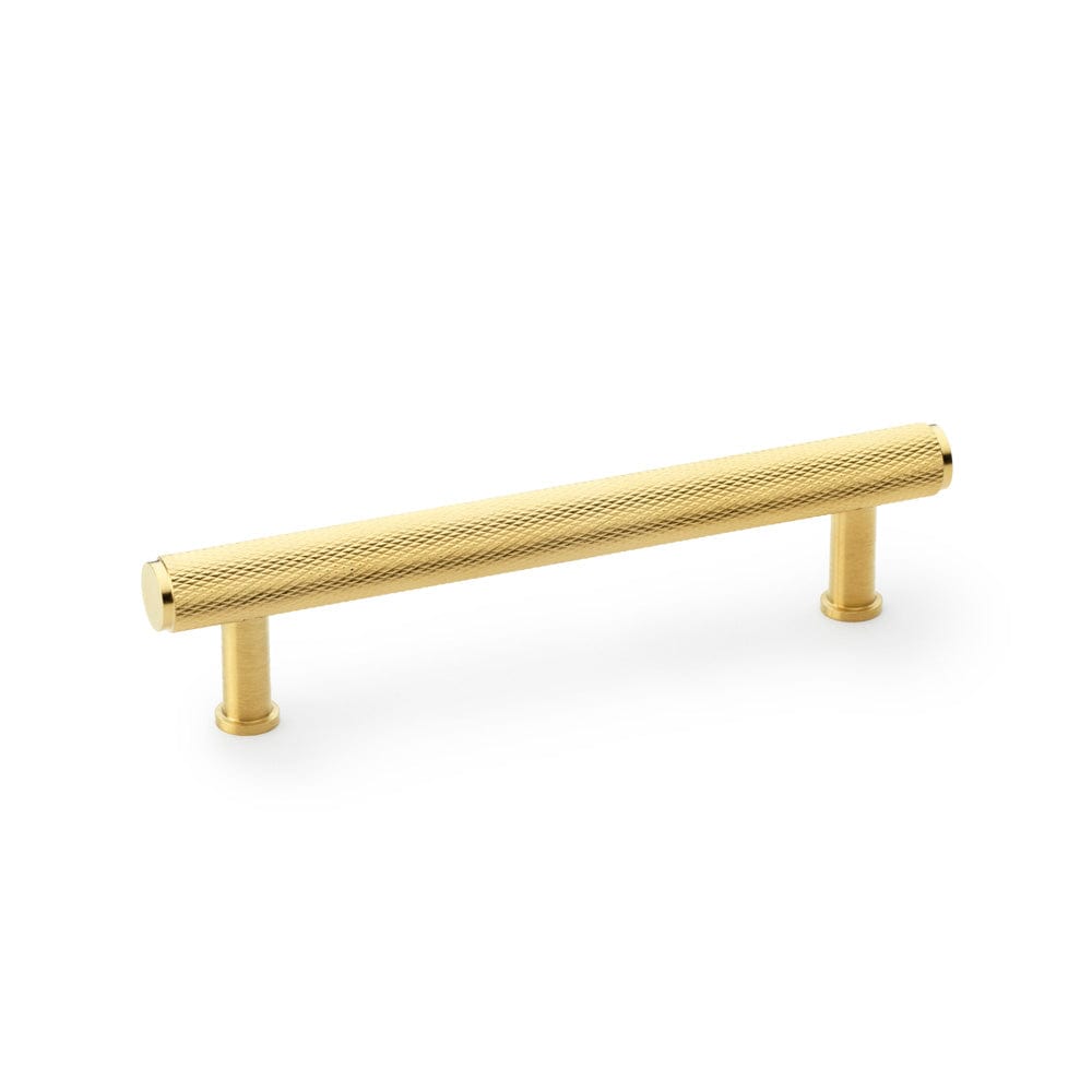 Crispin Knurled | Greb i Børstet Messing med Lak L 166 mm (C/C 128 mm) Alexander & Wilks AW809-128-SBPVD FINICC