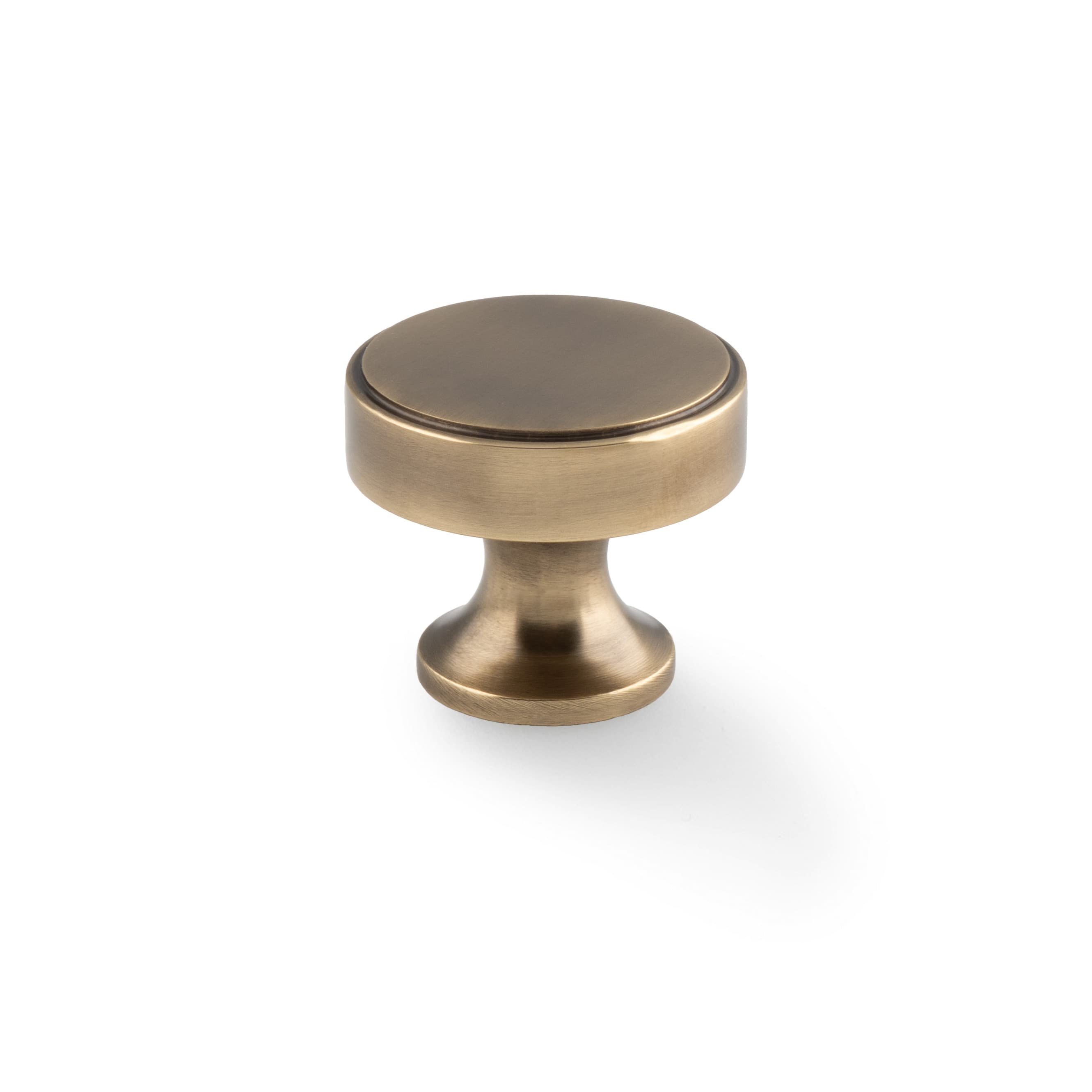 Havana | Knop i Antik Messing Ø 38 mm x D 32,5 mm Alexander & Wilks AW855-38-AB FINICC