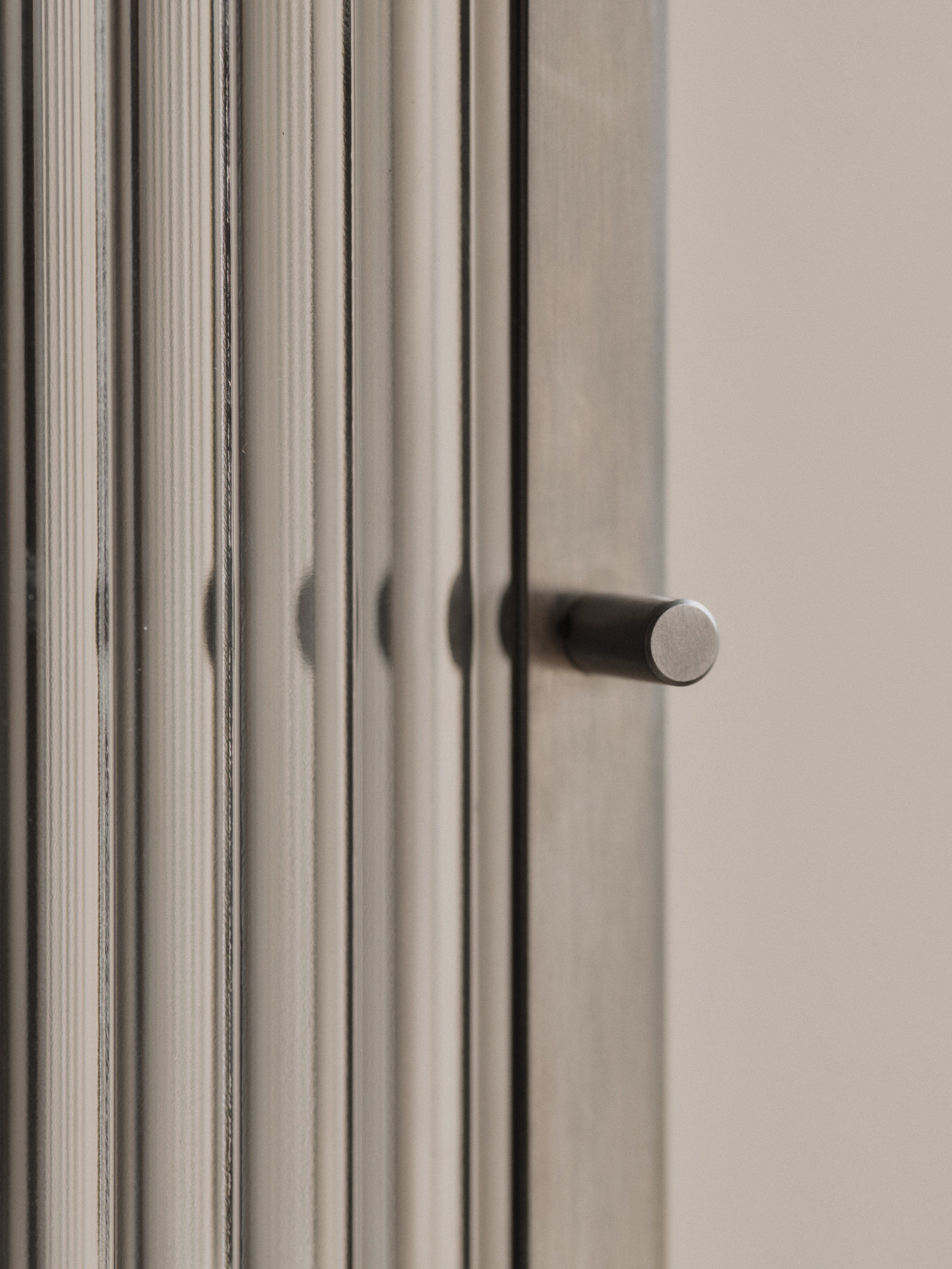 Haze Wall Cabinet | Vægskab i Børstet Rustfrit Stål ferm LIVING 1104272055 FINICC