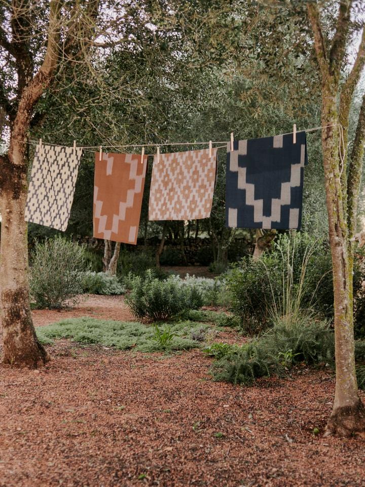 Ikat | Viskestykke i Mist Blue/Terracotta L 70 cm x B 50 cm ferm LIVING FL-1104270945 FINICC