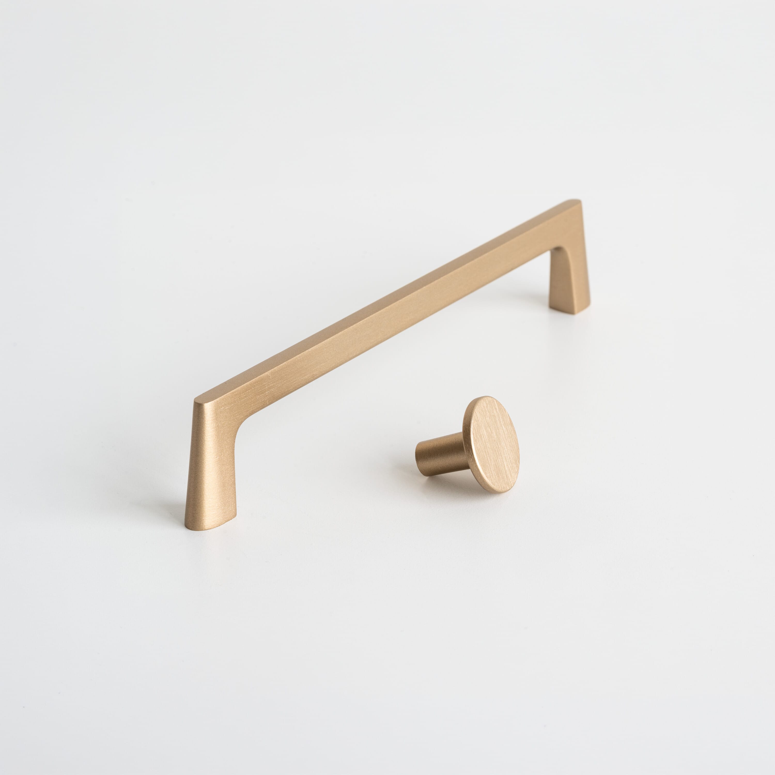 Lund | Knop i Guld finish Ø 25 mm x D 22 mm Beslag Design BD-339421-11 FINICC