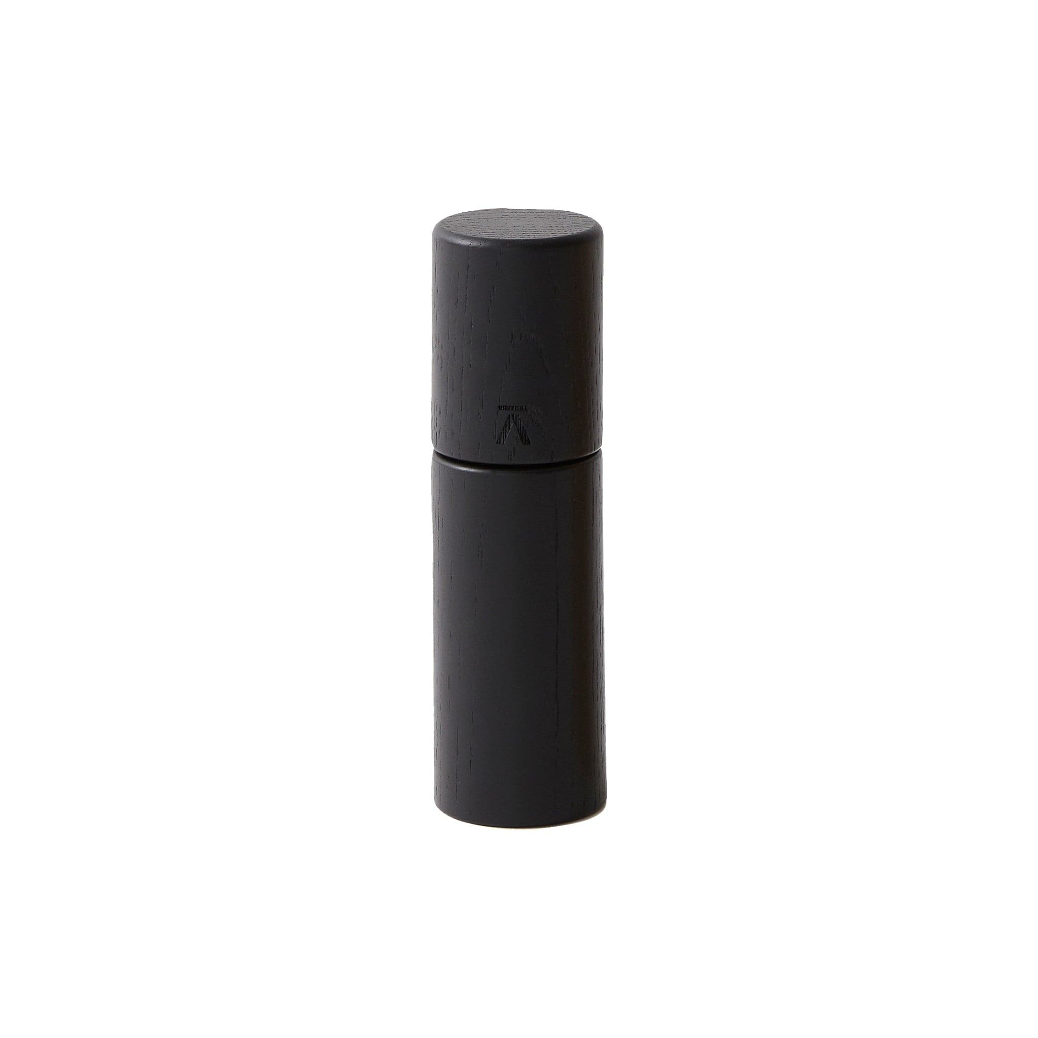 Salt n Pepper | Salt- eller Peberkværn i Sort Eg Andersen Furniture AF-4-198001 FINICC