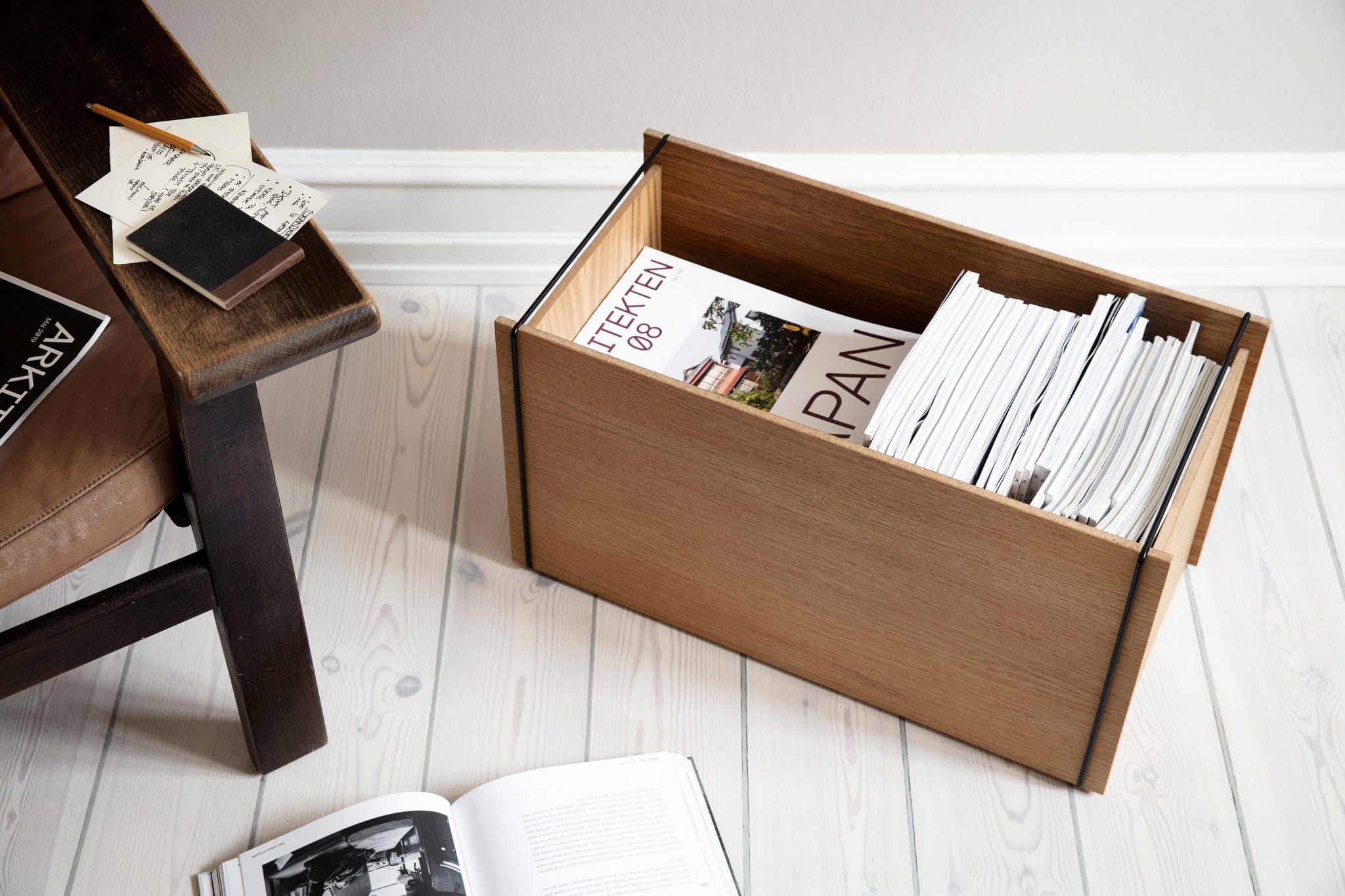 Storage Box | Opbevaringskasse i Eg/Sort L 60 cm x B 33 cm Moebe MB-SBOBL FINICC
