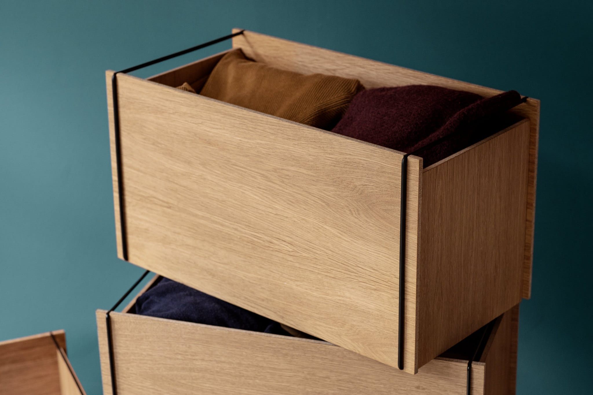 Storage Box | Opbevaringskasse i Eg/Sort L 60 cm x B 33 cm Moebe MB-SBOBL FINICC