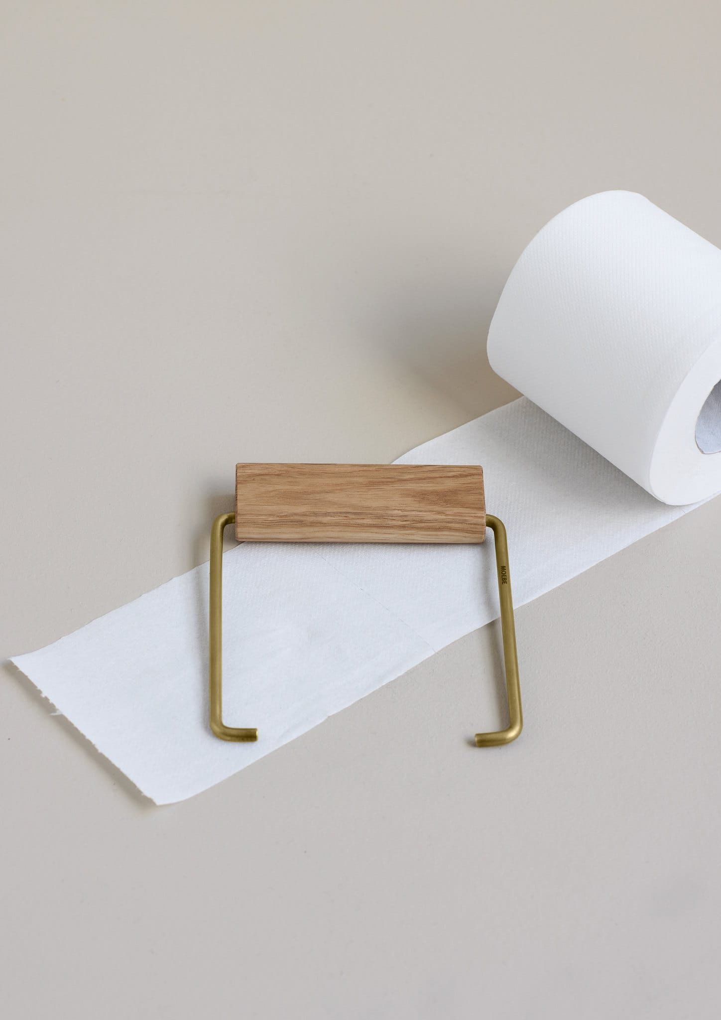 Toilet Roll Holder | Toiletrulleholder i Eg/Messing Moebe MB-TRHOBR FINICC