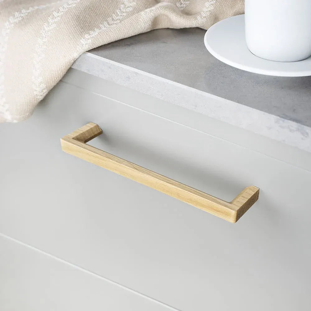 Viken | Greb i Lakeret Eg L 180 mm (C/C 160 mm) Beslag Design BD-256015-11 FINICC
