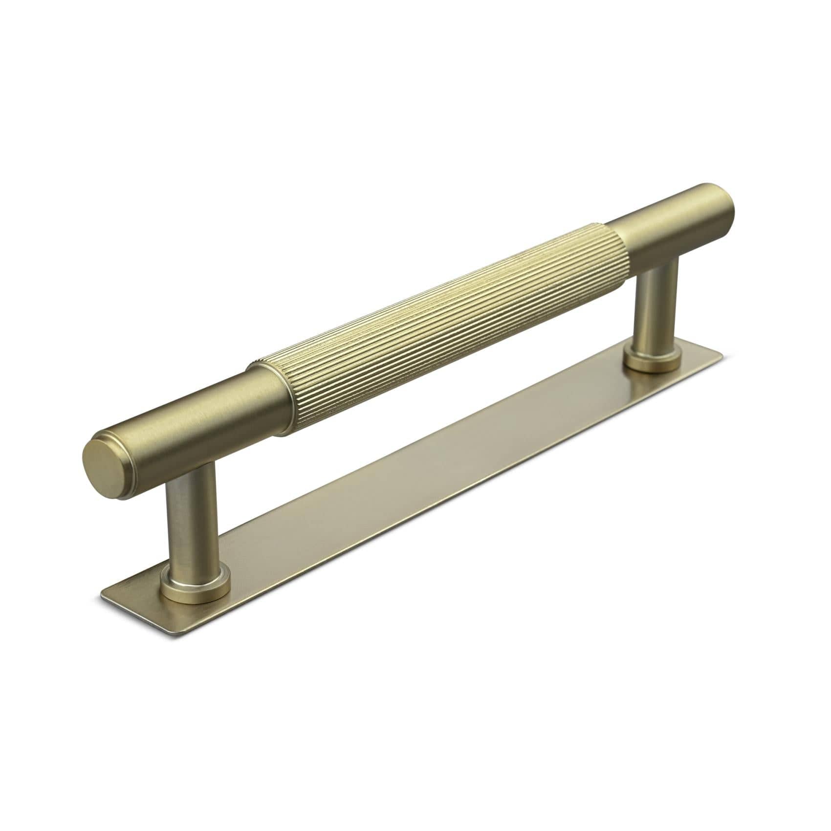 Salo Stripe | Greb i Mat Messing med bagplade L 165 mm (C/C 128 mm) Theofils TF-10200281-BP FINICC