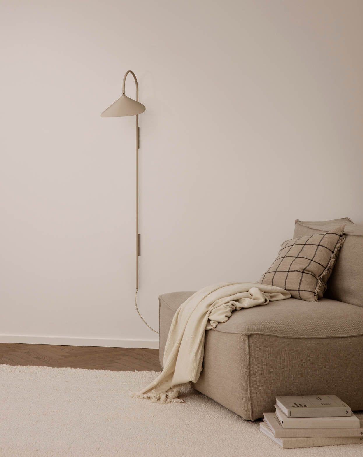 Arum Swivel Wall Lamp Tall - Cashmere ferm LIVING FL-1104266356 FINICC