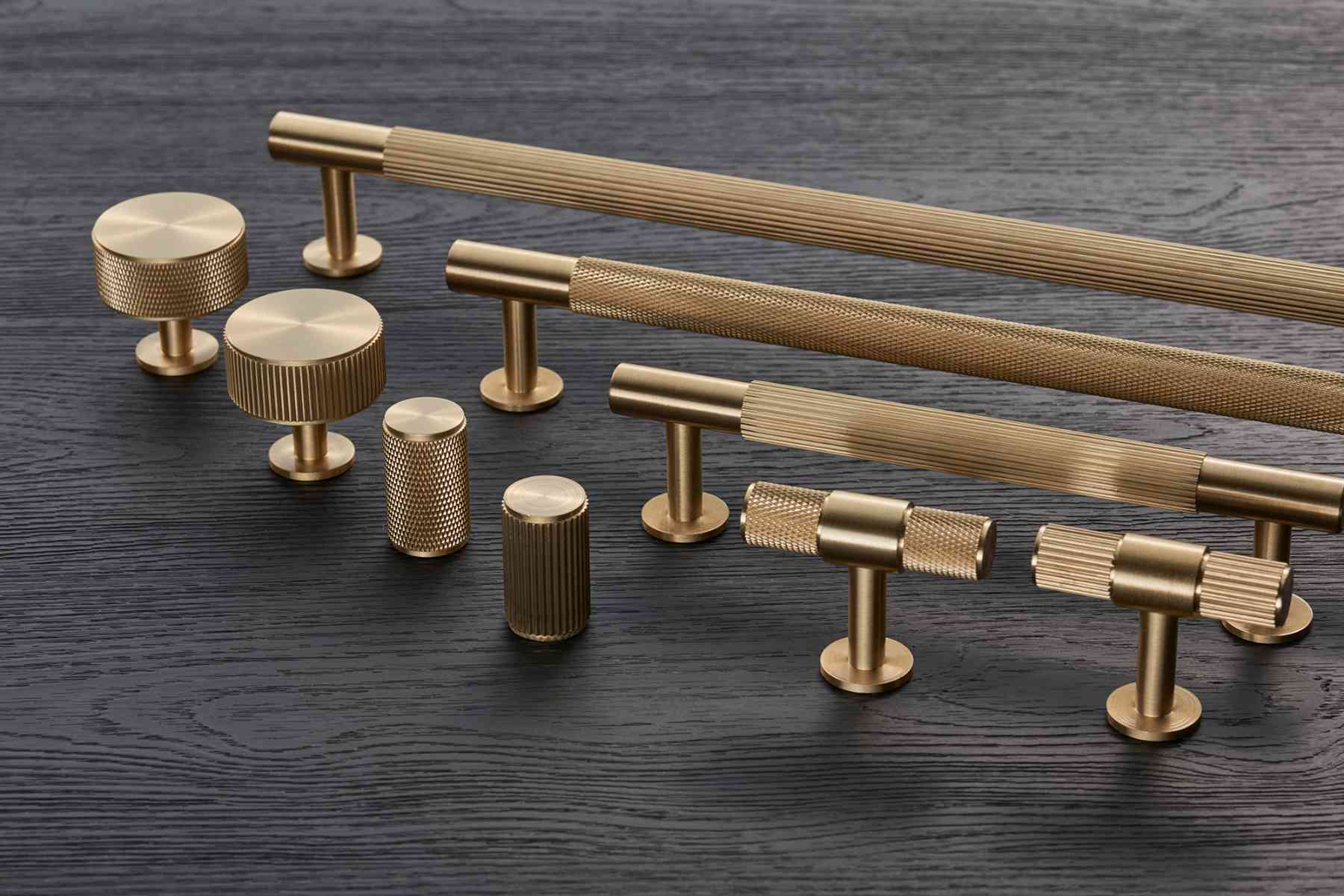 CB Cross Radio | Knop i Børstet Messing med Lak Ø 35 mm x D 34 mm Carlisle Brass FTD703SB FINICC
