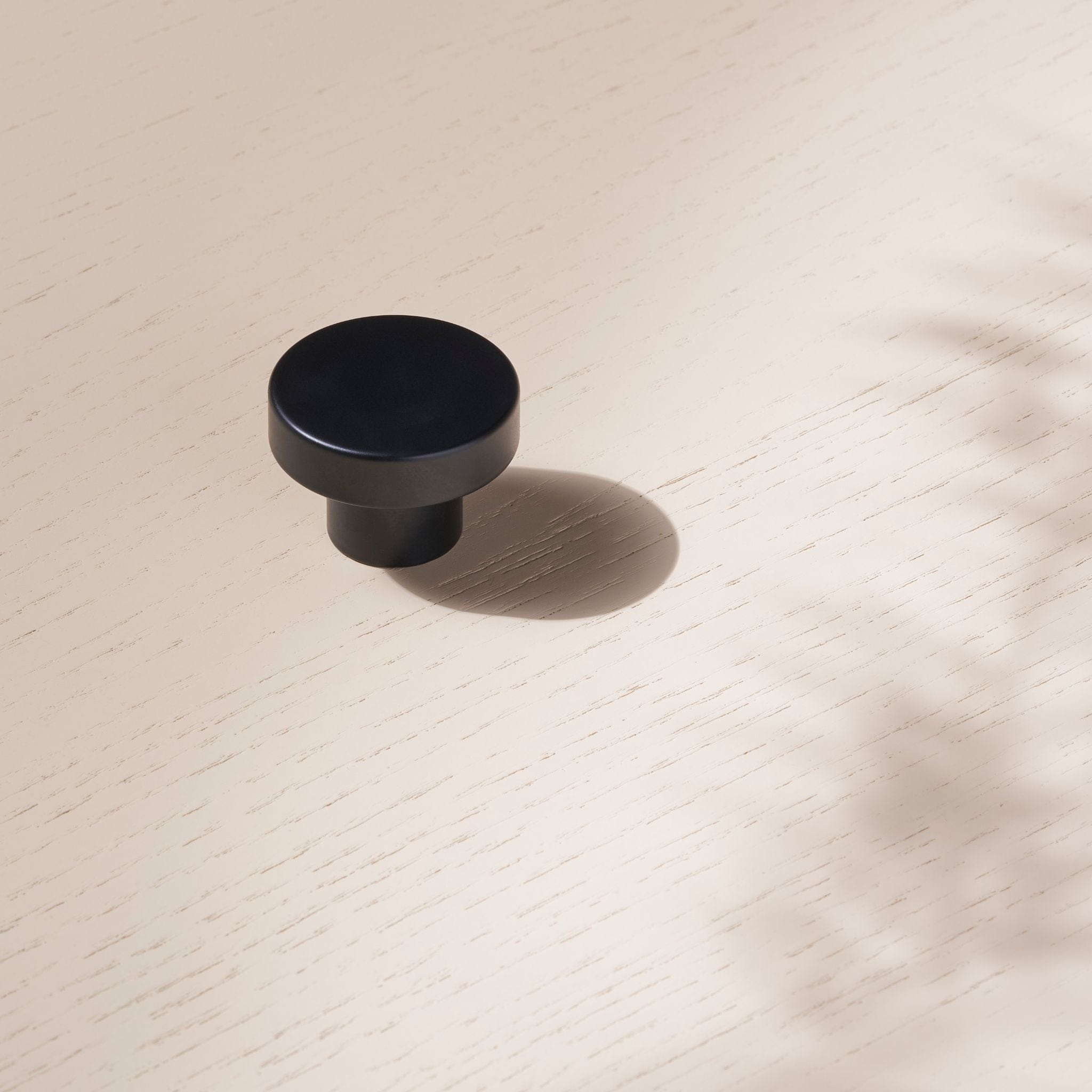 Circular | Knop i Mat Sort Ø 33 mm x D 24 mm Toniton 401000-11 FINICC