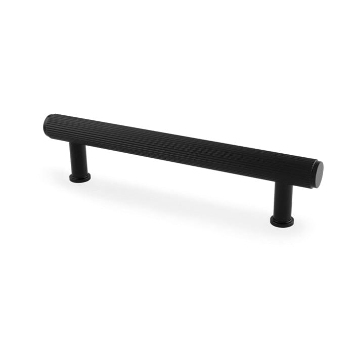 Crispin Reeded | Greb i Sort L 166 mm (C/C 128 mm) Alexander & Wilks AW809R-128-BL FINICC