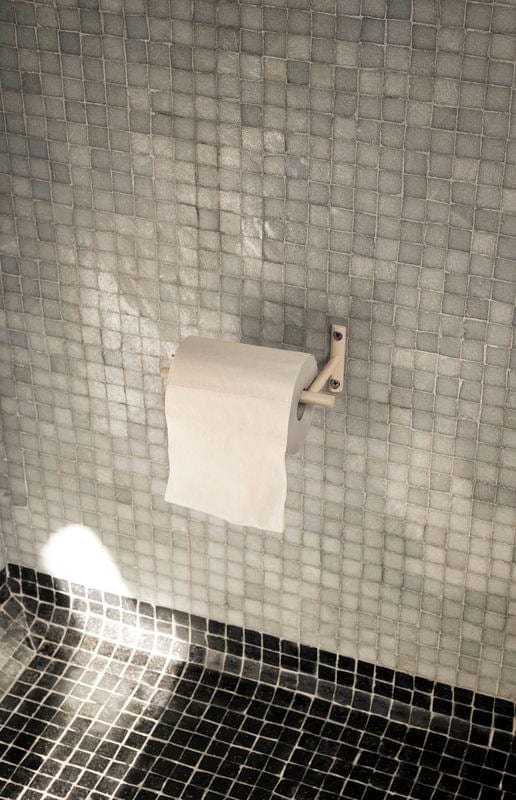 Dora Toilet Paper Holder - Cashmere ferm LIVING FL-1104266422 FINICC