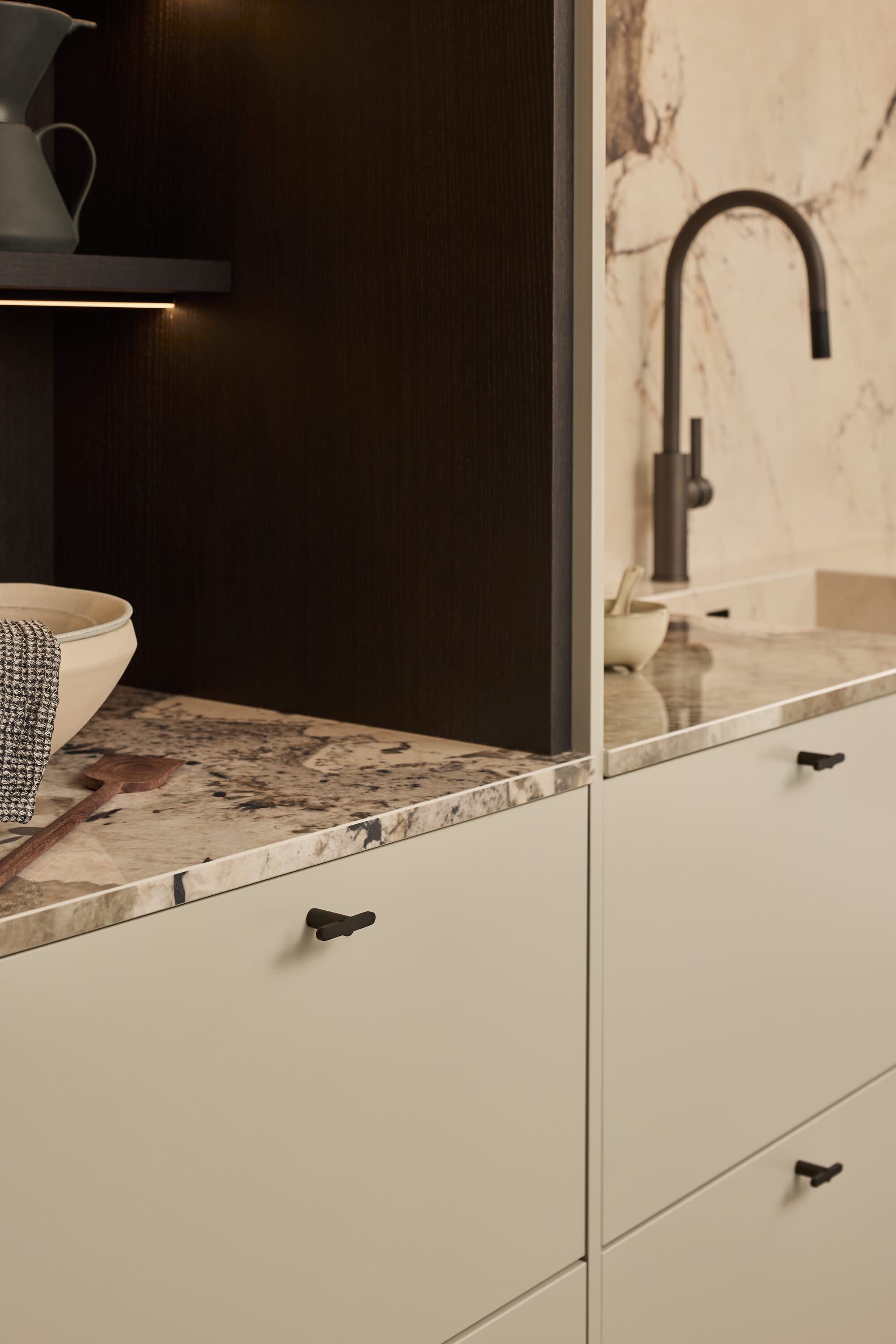 Flow | T-Greb i Bruneret Messing L 50 mm x D 30 mm Beslag Design BD-343572-11 FINICC
