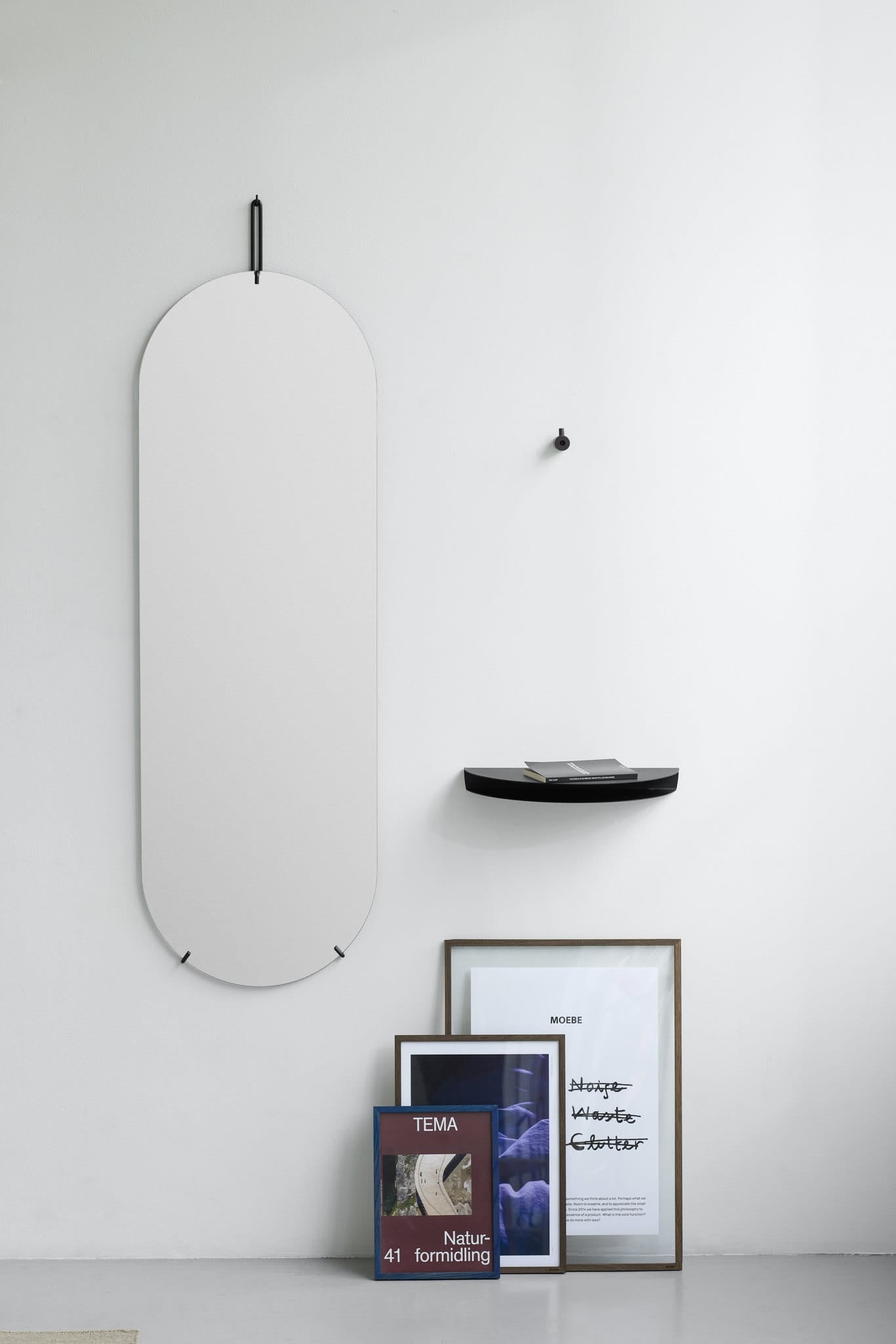 Half Moon Shelf | Hylde i Mat Sort Moebe FINICC