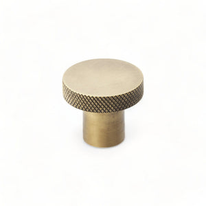 Hanover Cross | Knop i Antik Messing
