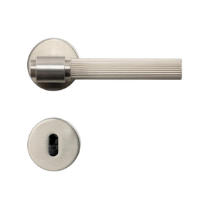 Helix Stripe | Dørhåndtag i Børstet Rustfrit Stål Finish