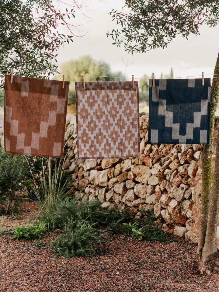 Ikat | Viskestykke i Terracotta/Mist Blue L 70 cm x B 50 cm ferm LIVING FL-1104270943 FINICC