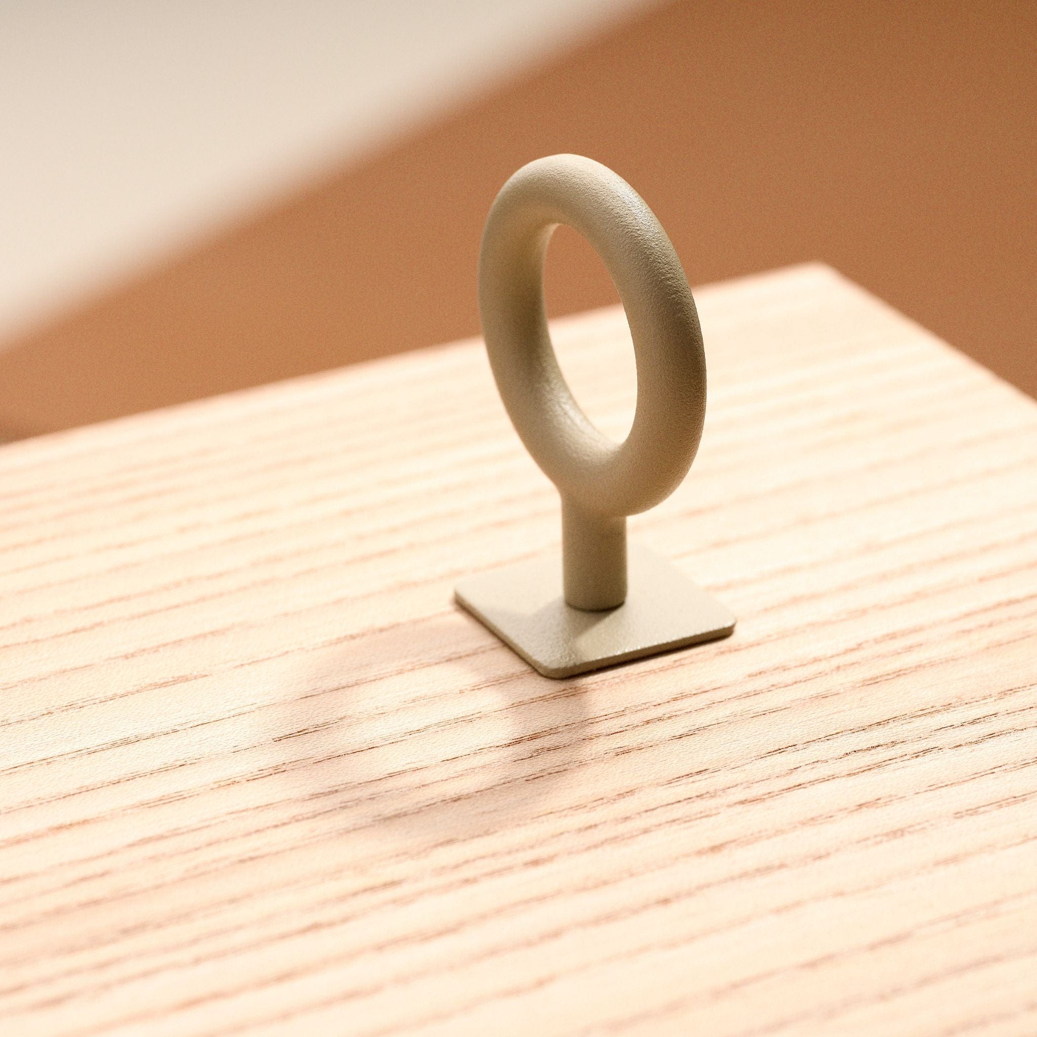Key | Knop i Greige L 35 mm x D 37 mm Toniton 401026-11 FINICC