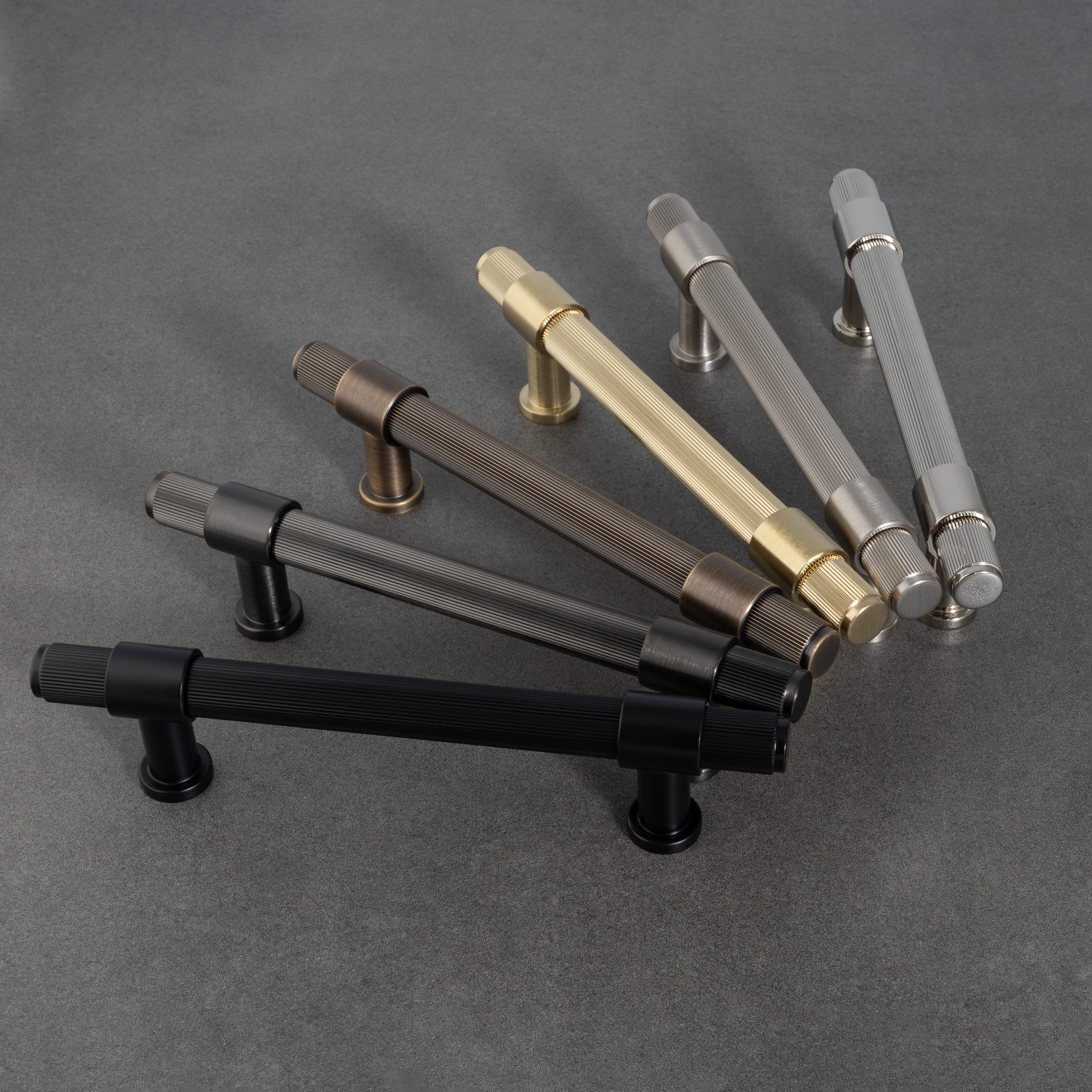 Kingston Reeded | Greb i Antik Messing Alexander and Wilks FINICC