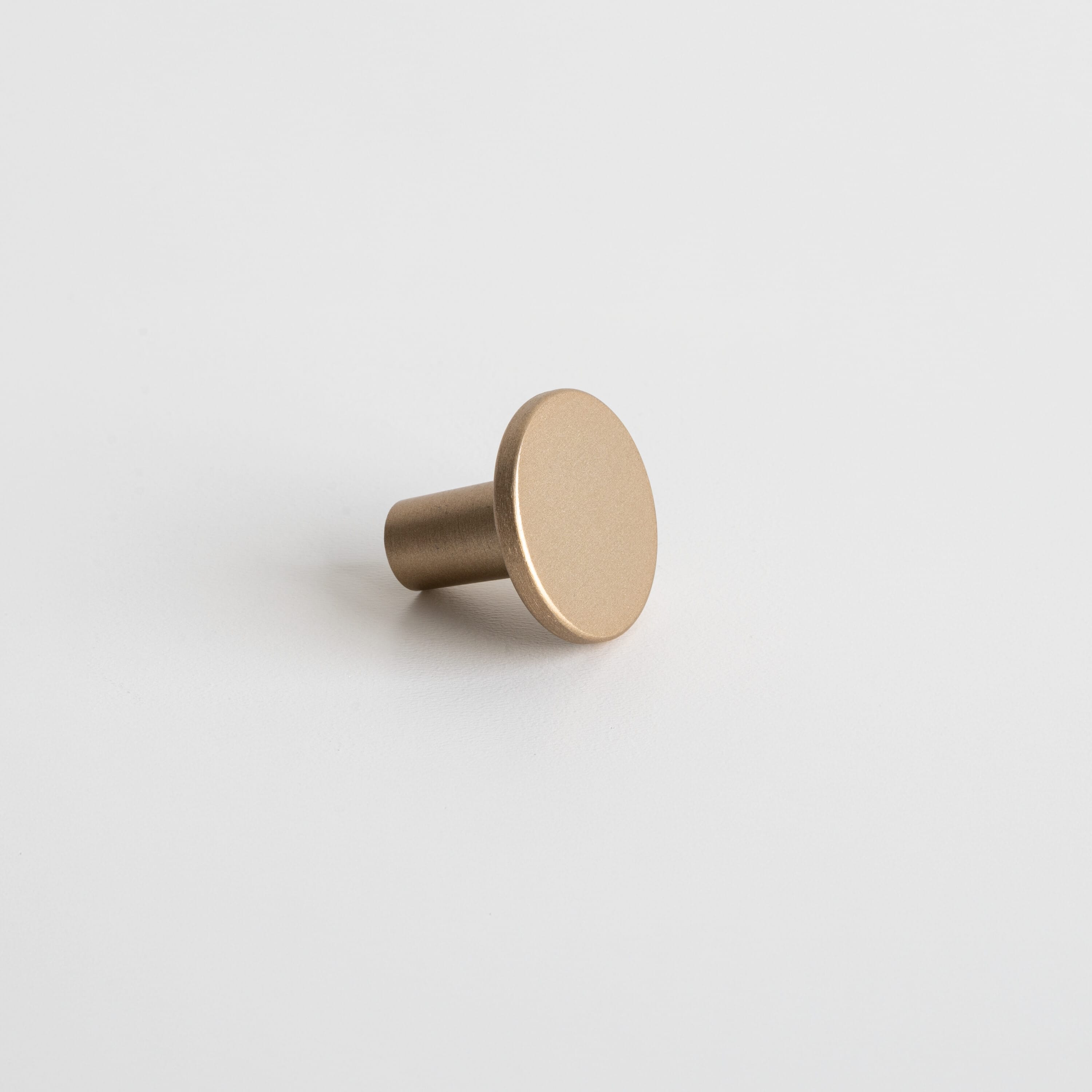 Lund | Knop i Guld finish Ø 25 mm x D 22 mm Beslag Design BD-339421-11 FINICC
