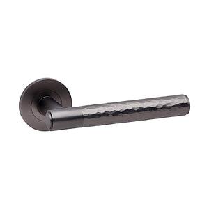 Spitfire Hammered | Dørhåndtag i Dark Bronze