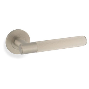 Spitfire Reeded | Dørhåndtag i Rustfrit Stål Finish