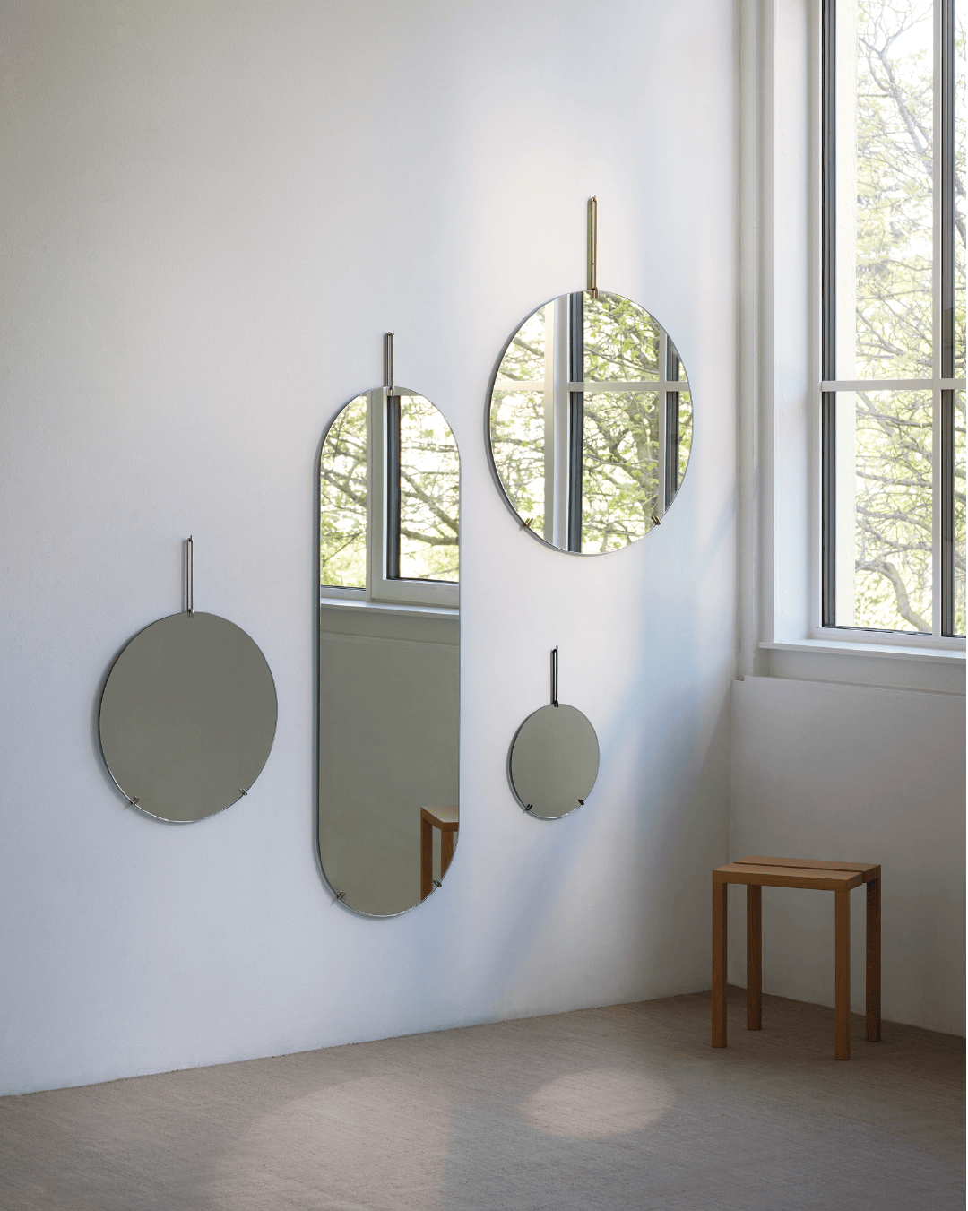 Wall Mirror Large | Spejl i Stål L 146,9 cm x B 40,4 cm Moebe MB-WMSS133 FINICC