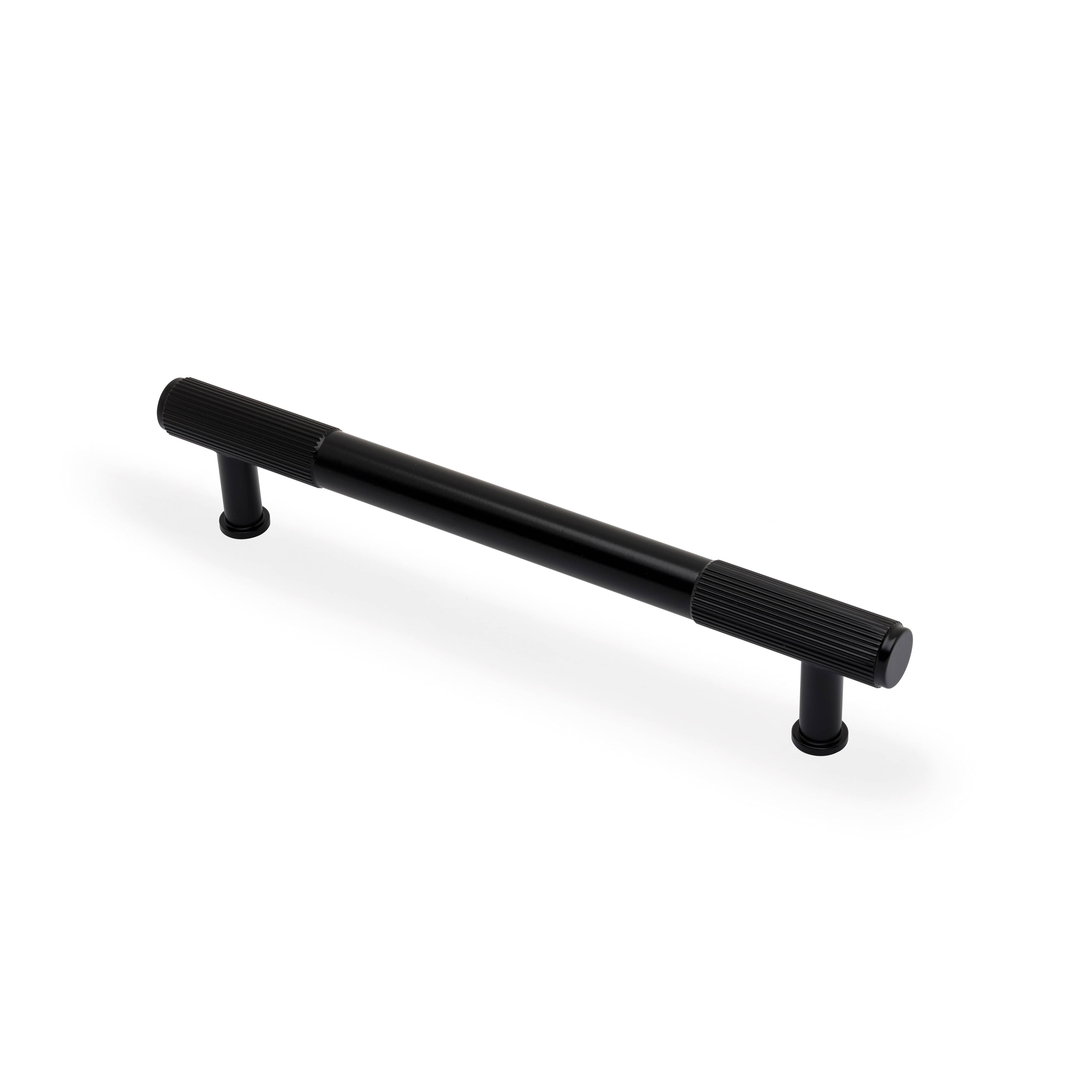 Washington Reeded | Greb i Sort L 197 mm (C/C 160 mm) Alexander & Wilks AW854R-160-BL FINICC