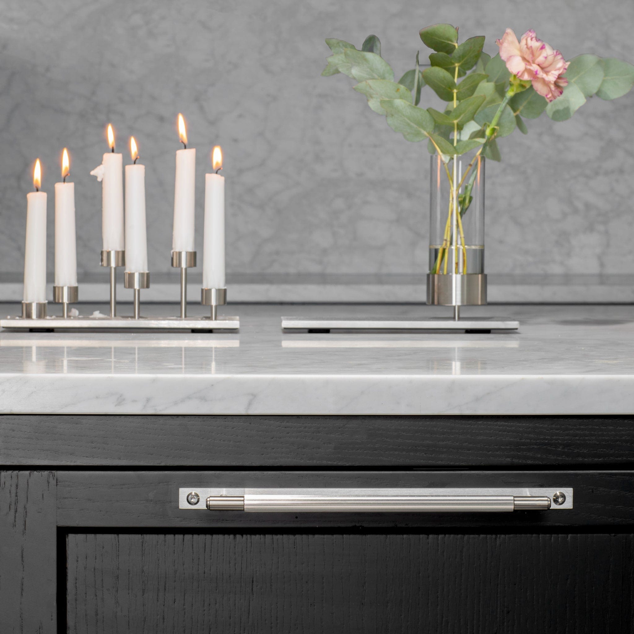Linear | Greb i Grå (Gun Metal) Buster + Punch FINICC