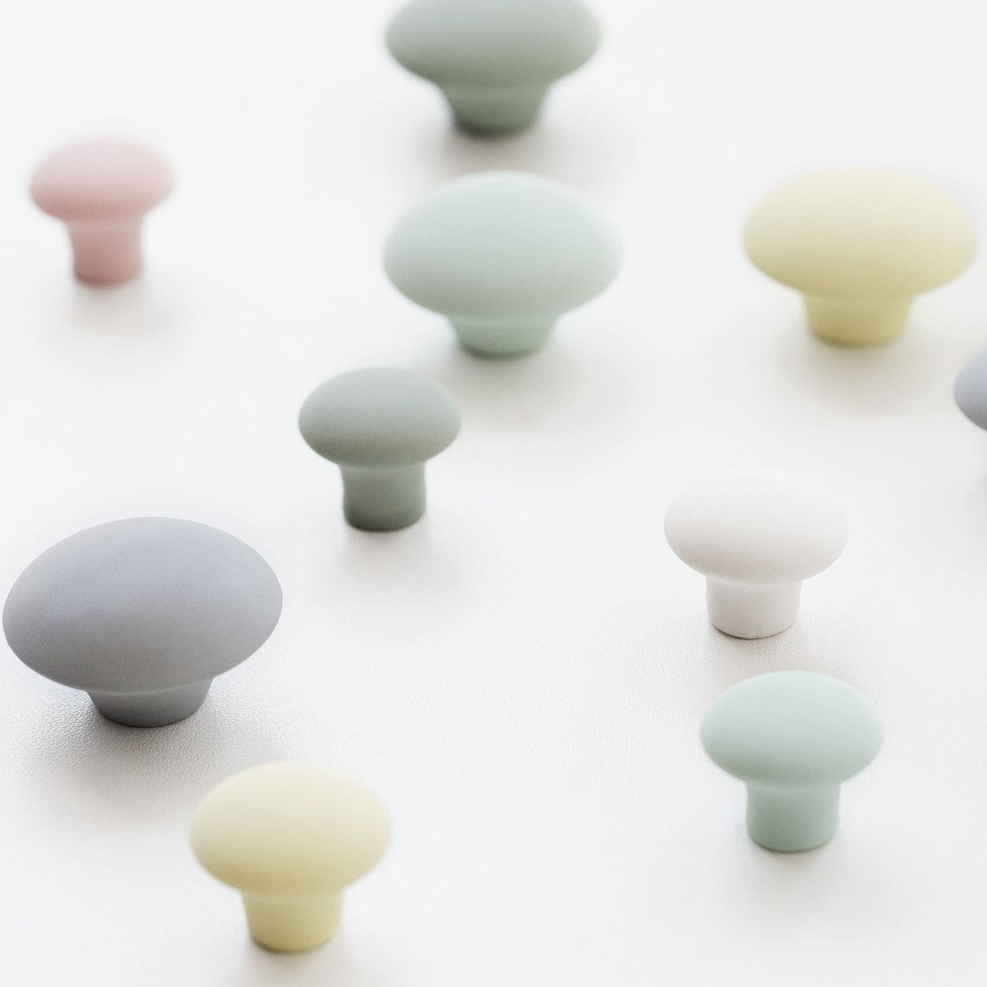 Mat Jade | Møbelknop eller Knage i Porcelæn / Mat Jade Anne Black FINICC